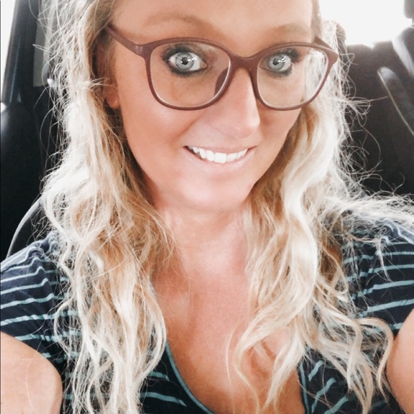 Meet your Posher, Brooke - Picture 12 of 16